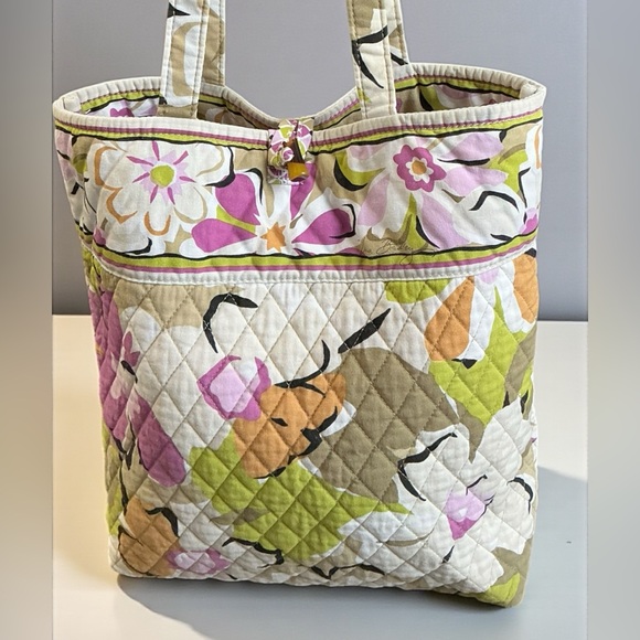 Vera Bradley Handbags - Vera Bradley Portobello Road Quilted Tote Retired Floral Pattern